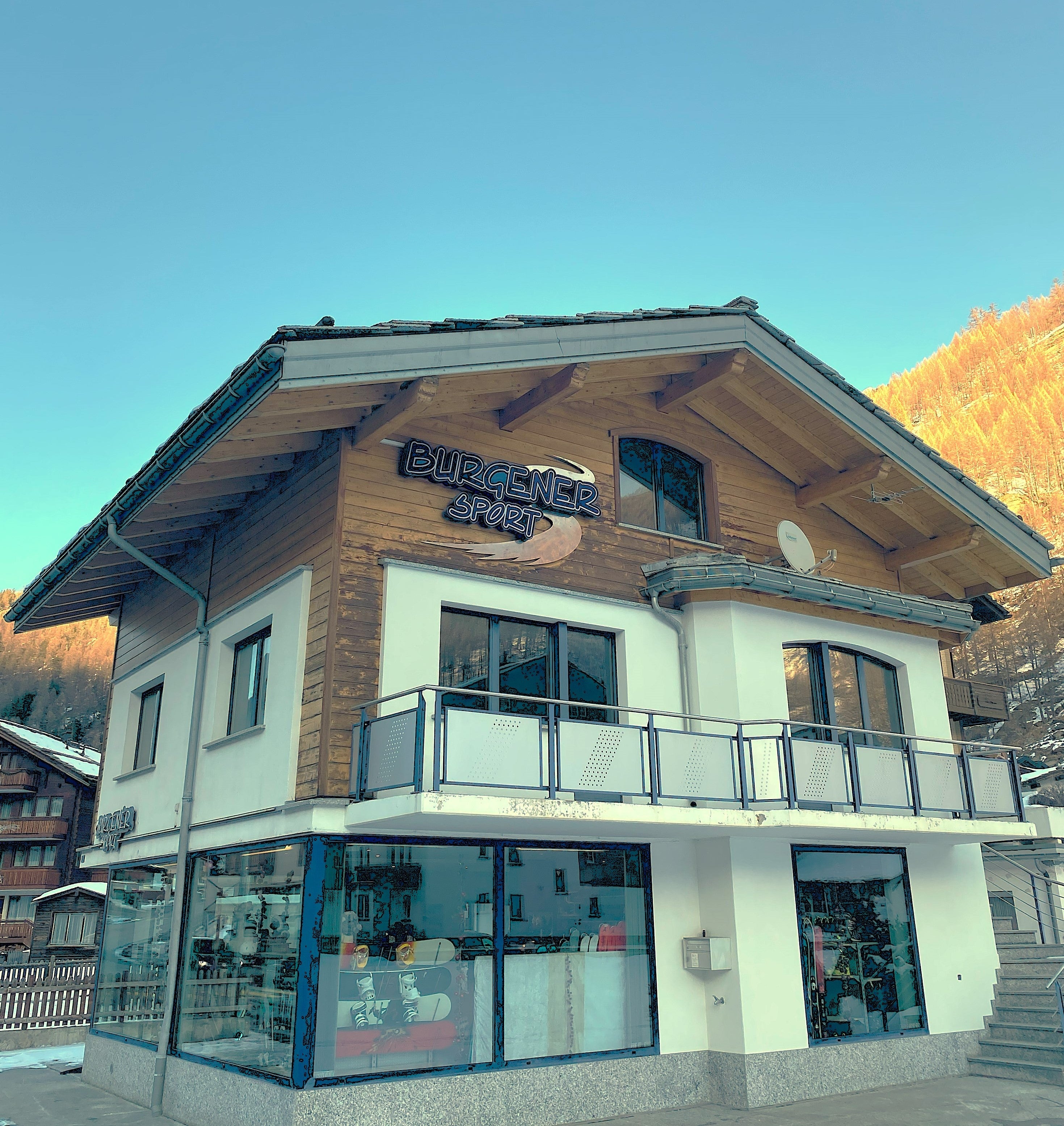 Skiverleih Burgener SKI Sport Saas-Grund direkt an der Saastalstrasse – nur 2 Min. vom Montela Resort