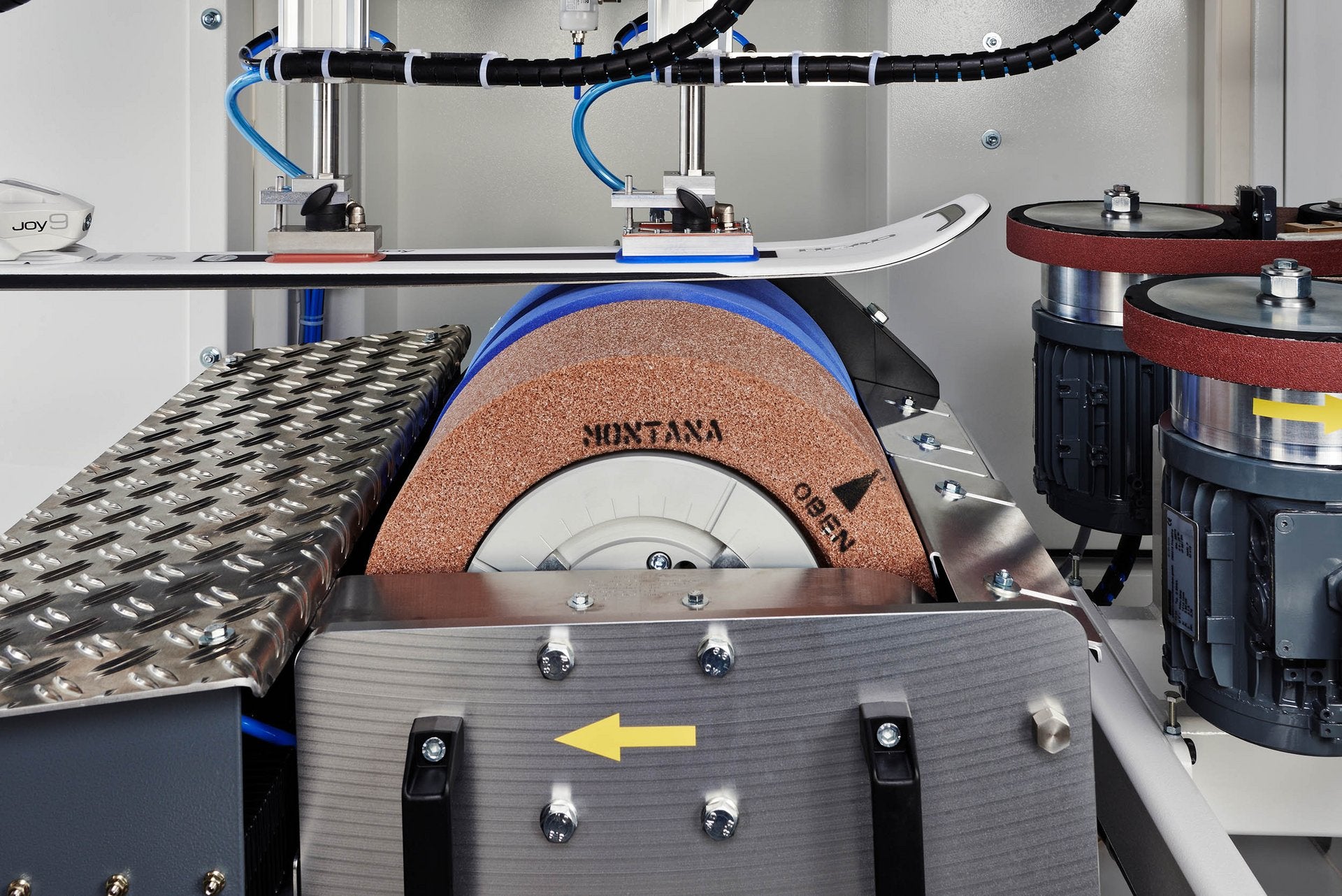 Professioneller Ski-Service, Wachsen und Bindungseinstellung bei Burgener SKI Sport Saas-Grund