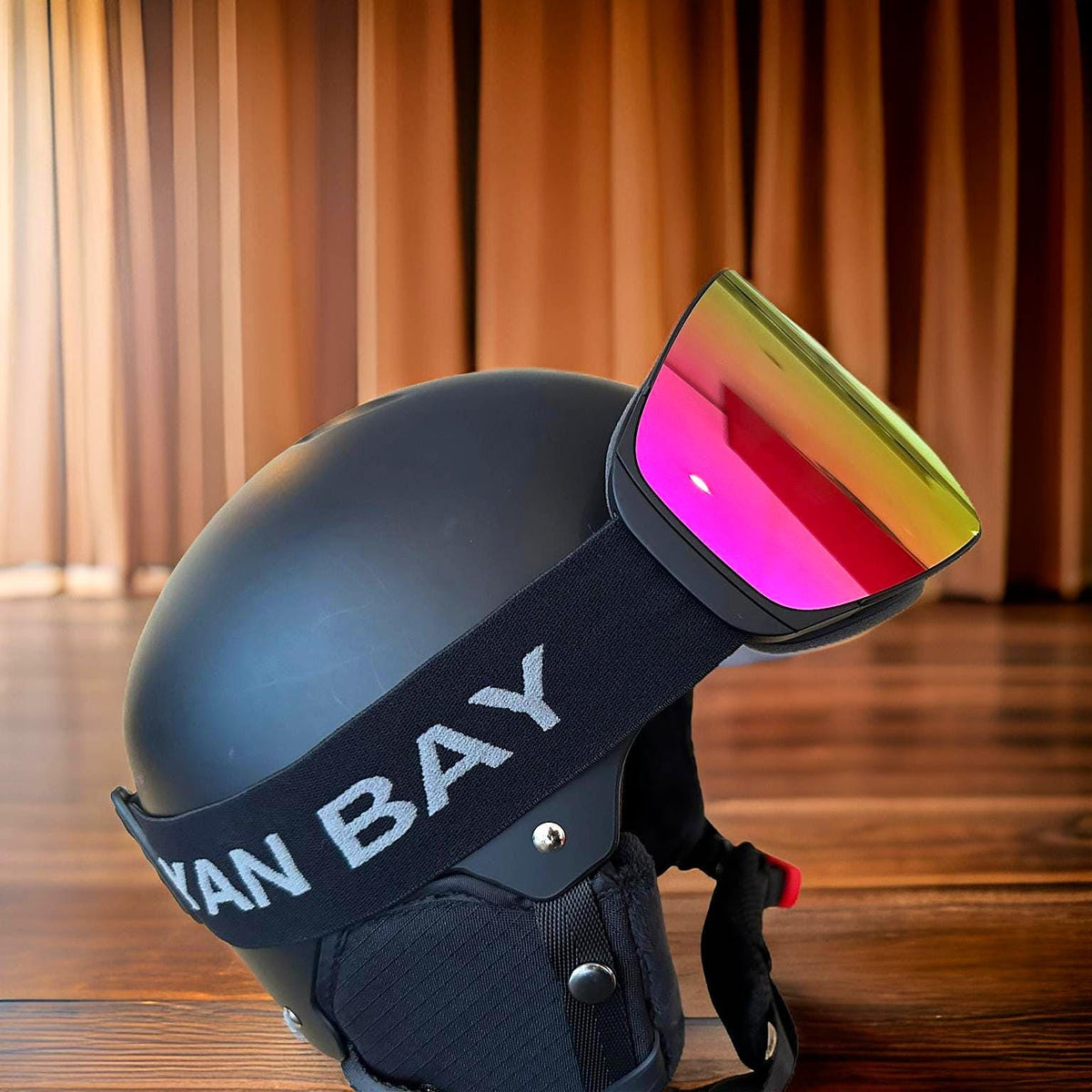 YAN BAY Skibrille Pink auf Helm