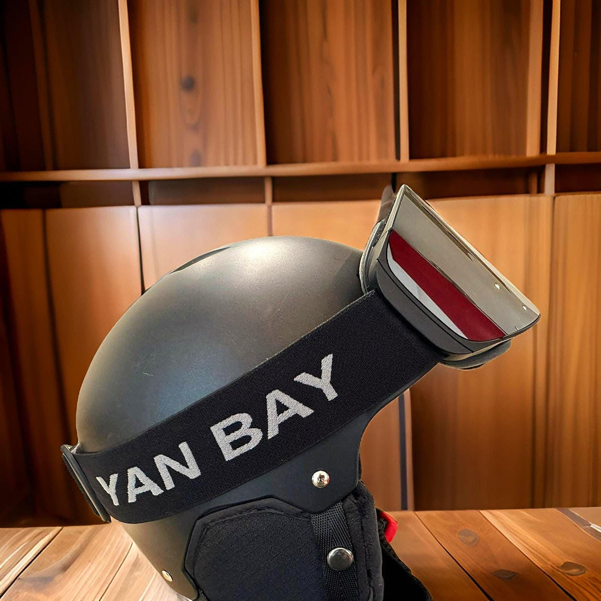 YAN BAY skidglasögon Silver – från sidan